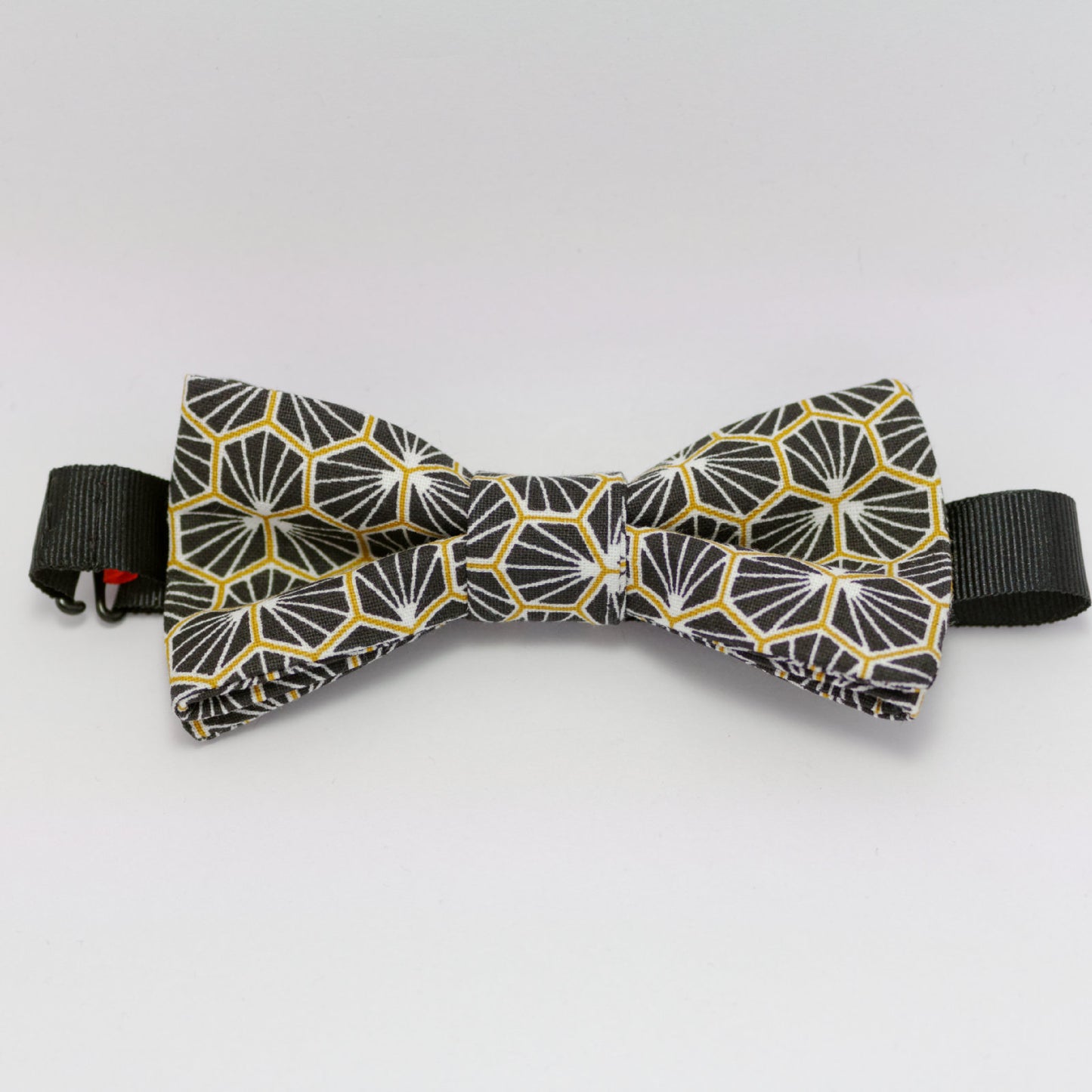 Noeud papillon noir graphique "Ananas noir"