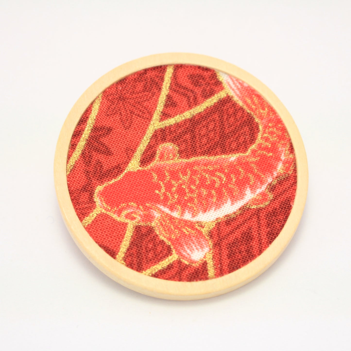 Broche carpe koi rouge