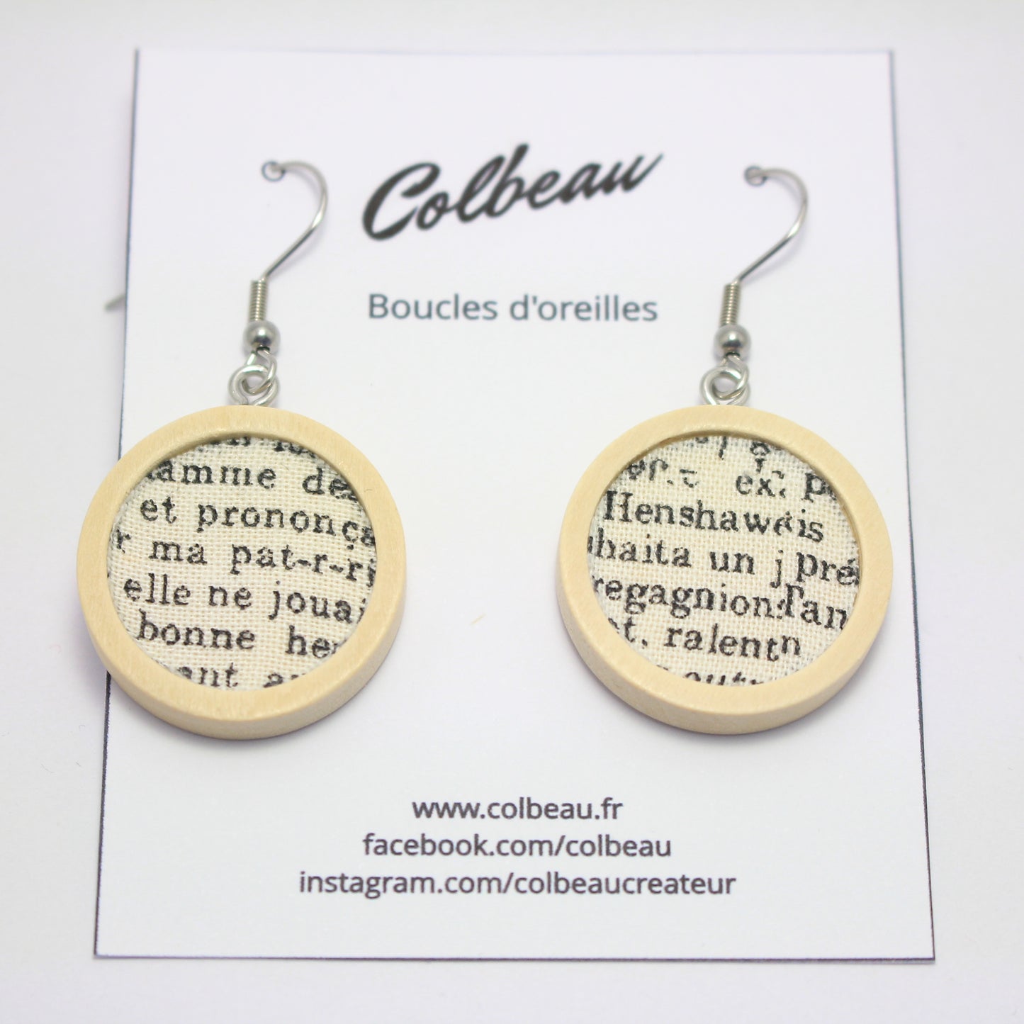 Boucles d'oreilles textes