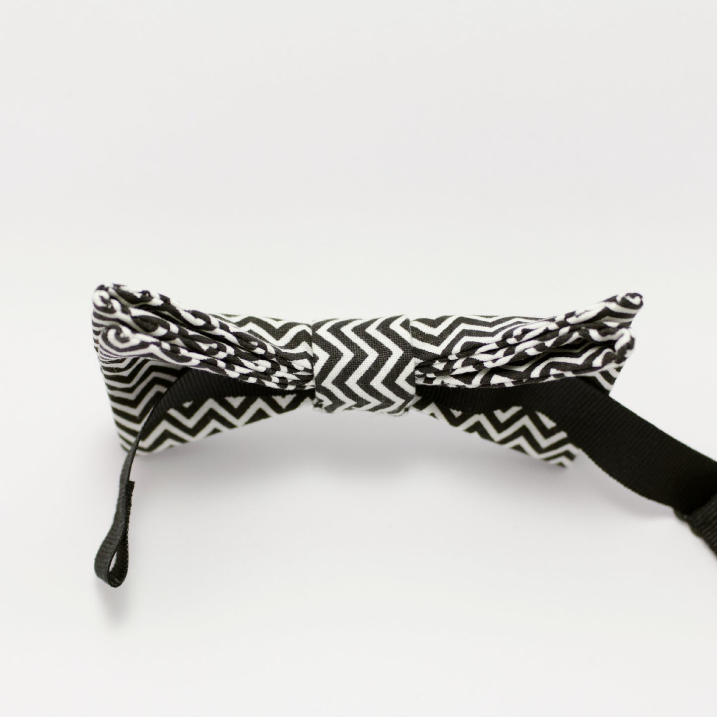 Noeud papillon noir et blanc zigzag "Dandypnotique"