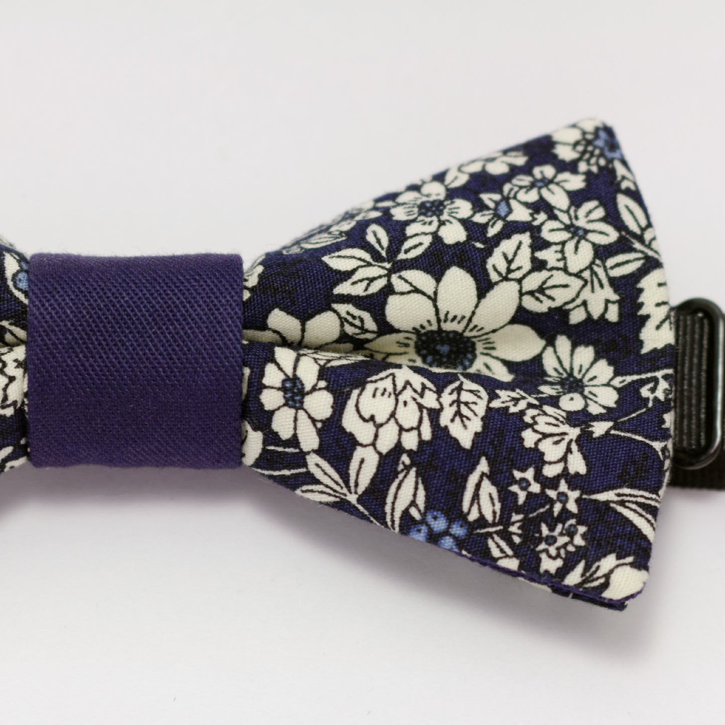 Noeud papillon bleu fleuri "Quintessence romantique"