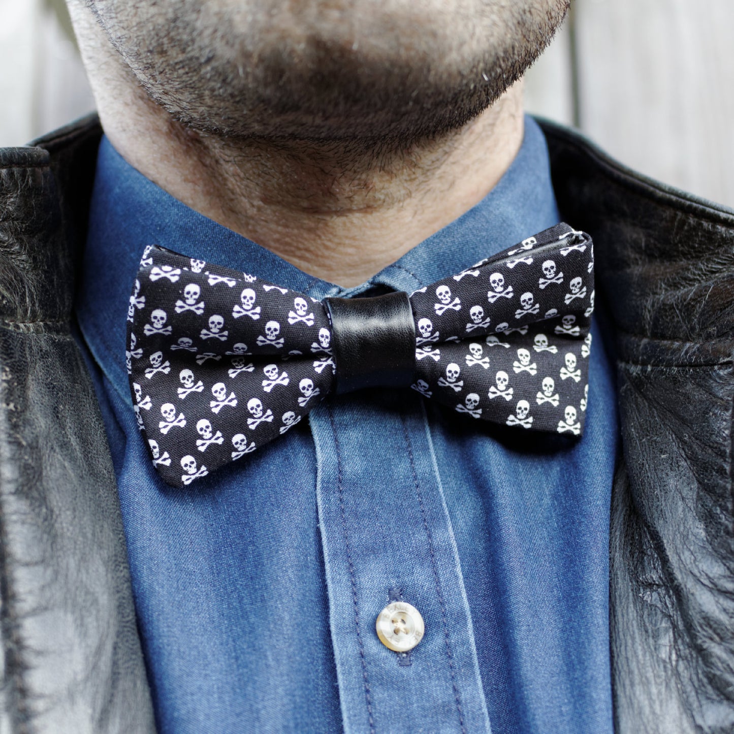 Noeud papillon noir motif tête de mort "Mauvais garçon"