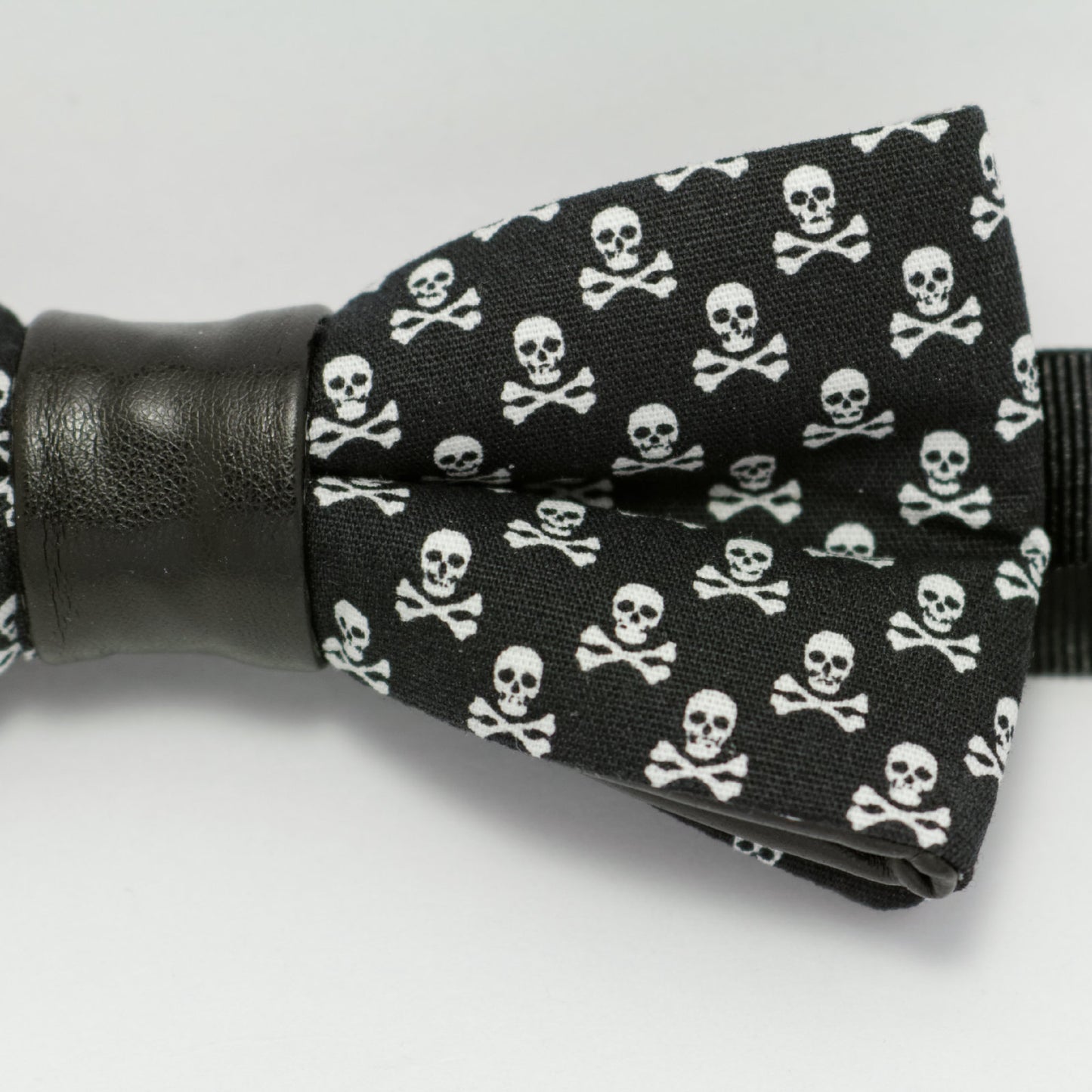 Noeud papillon noir motif tête de mort "Mauvais garçon"