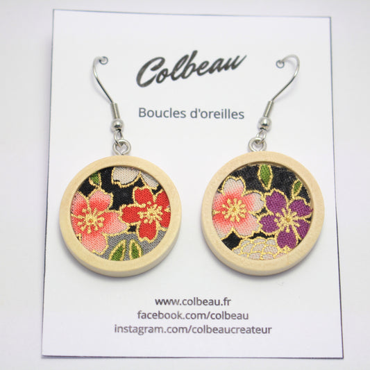 Boucles d'oreilles fleurs japonaises fond noir