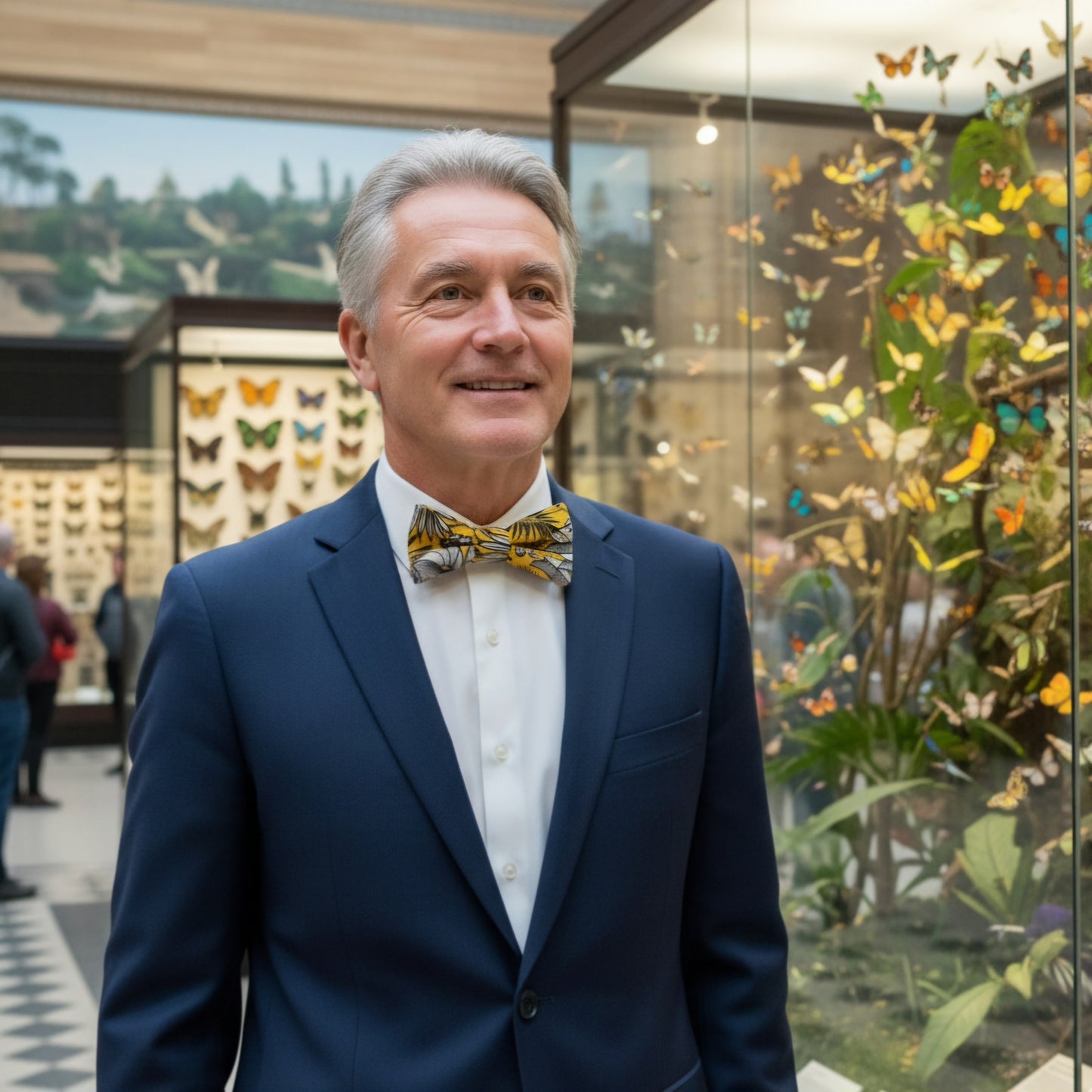 Noeud papillon jaune avec imprimé floral "Histoire naturelle moutarde"